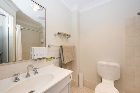 Soldiers Motel - Schoolies Week Accommodation 5