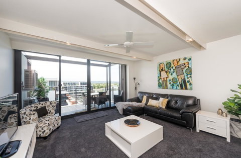 Dockside 4 Kingston ACT - Schoolies Week Accommodation 7