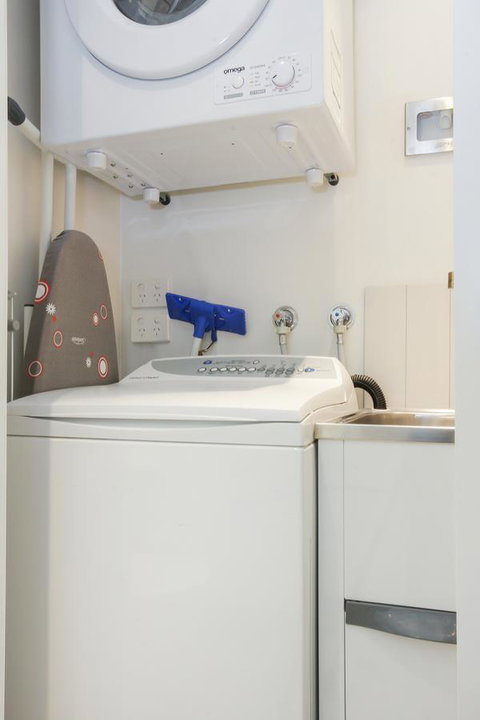Dockside 4 Kingston ACT - Schoolies Week Accommodation 9