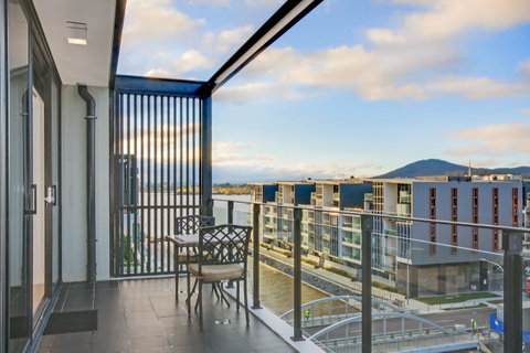 Dockside 4 Kingston ACT - Schoolies Week Accommodation 0
