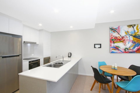 IQ Smart Apartments 704 Braddon ACT - Schoolies Week Accommodation 3
