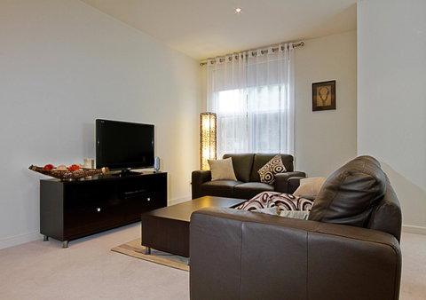 Trieste 4 - Schoolies Week Accommodation 28