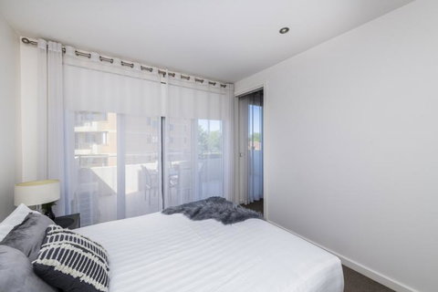 Trieste 4 - Schoolies Week Accommodation 7