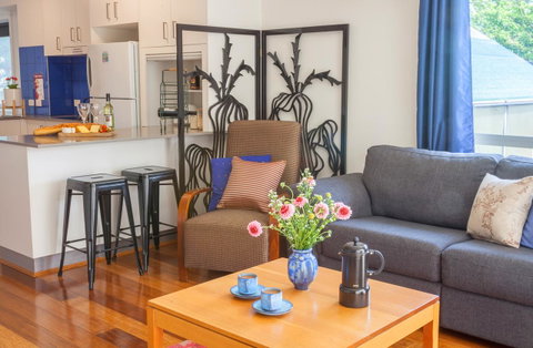 One Of A Kind Apartments - Schoolies Week Accommodation 33
