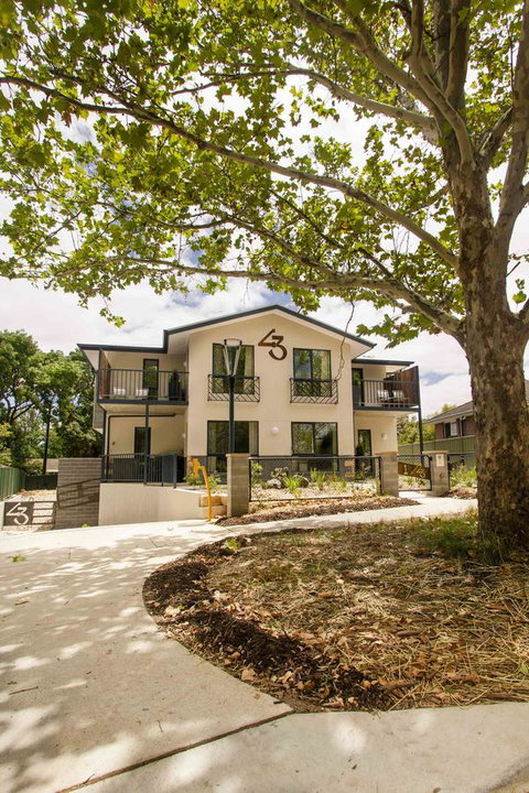 One Of A Kind Apartments - Schoolies Week Accommodation 0