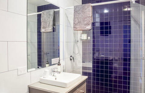 One Of A Kind Apartments - Schoolies Week Accommodation 20