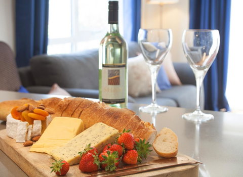 One Of A Kind Apartments - Schoolies Week Accommodation 17