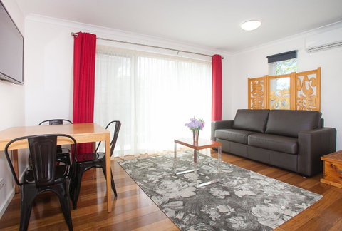 One Of A Kind Apartments - Schoolies Week Accommodation 43