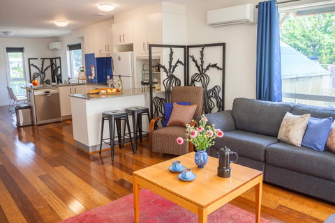 One Of A Kind Apartments - Schoolies Week Accommodation 31