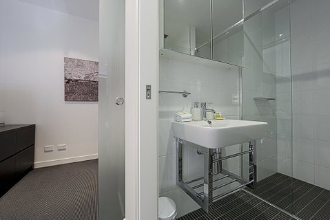 Mode 220 Braddon ACT - Schoolies Week Accommodation 7