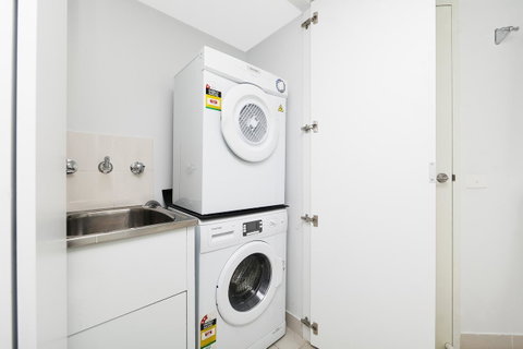 AAC Apartments - Griffin - Schoolies Week Accommodation 10