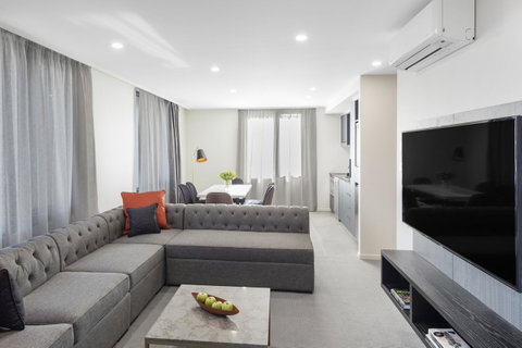 Deco Hotel Canberra - Schoolies Week Accommodation 9