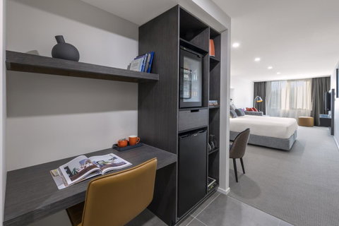 Deco Hotel Canberra - Schoolies Week Accommodation 7