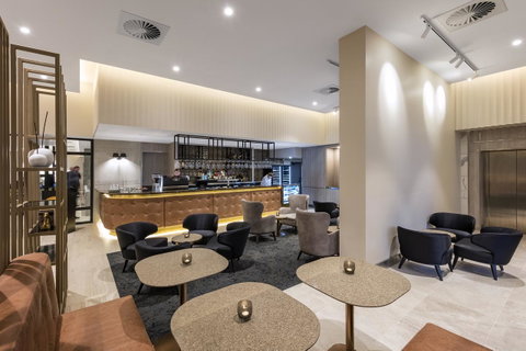 Deco Hotel Canberra - Schoolies Week Accommodation 3