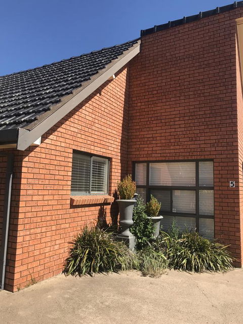 Central Tranquility Heart Of Orange - Schoolies Week Accommodation 28