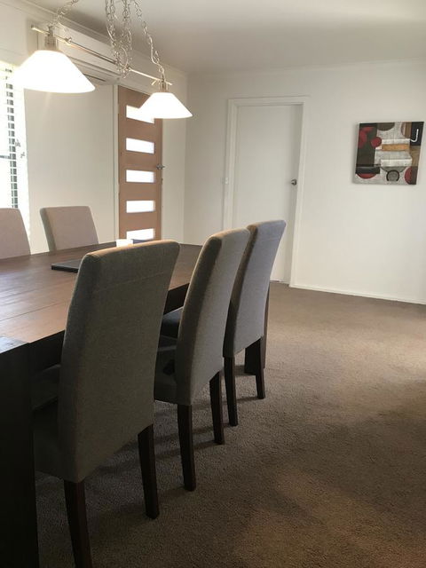 Central Tranquility Heart Of Orange - Schoolies Week Accommodation 3