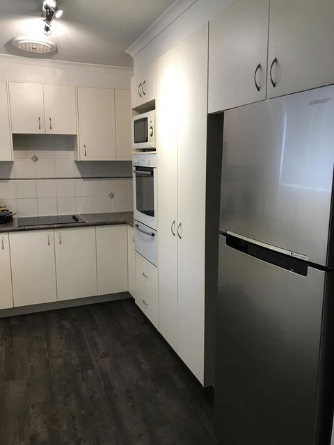 Central Tranquility Heart Of Orange - Schoolies Week Accommodation 10