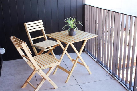 Stylish, Modern, Cute As A Button - Braddon CBD - Schoolies Week Accommodation 13