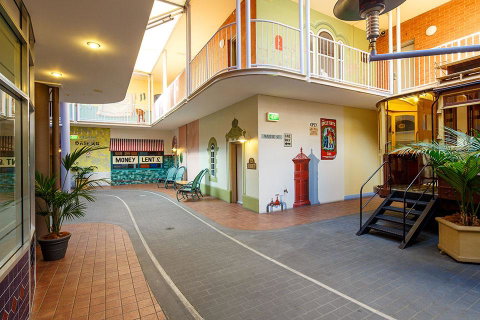 Quality Hotel Dickson - Schoolies Week Accommodation 12