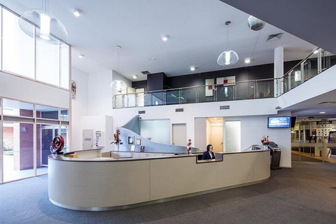 Quality Hotel Dickson - Schoolies Week Accommodation 4