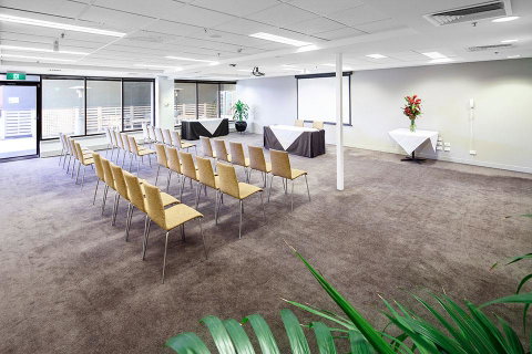 Quality Hotel Dickson - Schoolies Week Accommodation 17