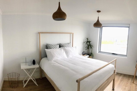 Staying Places - The Avenue - Schoolies Week Accommodation 10