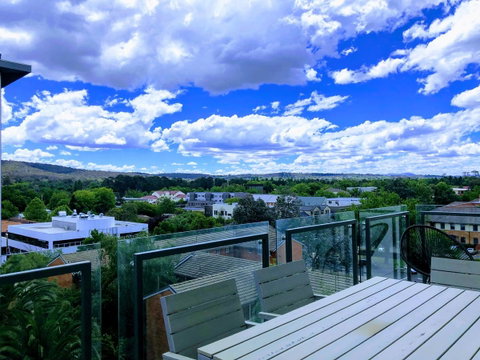 Staying Places - The Avenue - Schoolies Week Accommodation 17