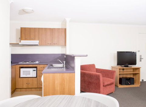 Mantra On Northbourne - Schoolies Week Accommodation 9