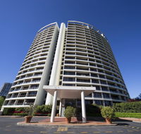BreakFree Capital Tower Apartments - Schoolies Week Accommodation