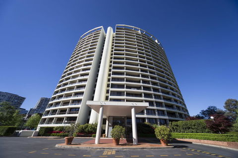 BreakFree Capital Tower Apartments - Schoolies Week Accommodation 0
