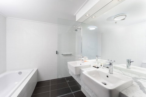 Rydges Canberra - Schoolies Week Accommodation 36