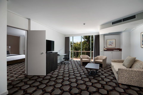 Rydges Canberra - Schoolies Week Accommodation 38