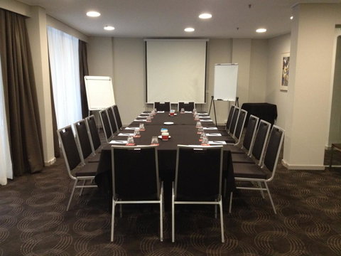 Rydges Canberra - Schoolies Week Accommodation 7