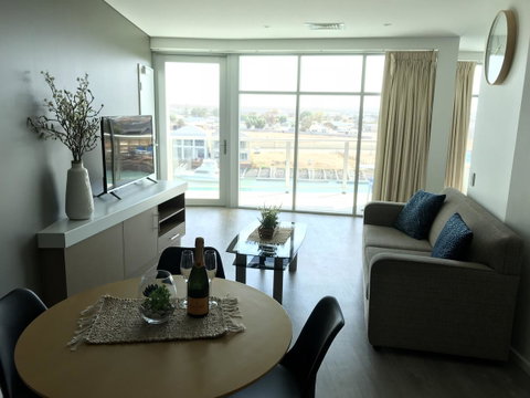 Ocean View Luxury Apartment & Suite - Schoolies Week Accommodation 43