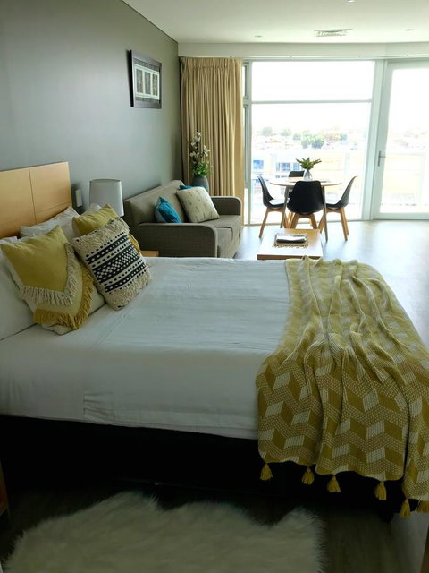 Ocean View Luxury Apartment & Suite - Schoolies Week Accommodation 15