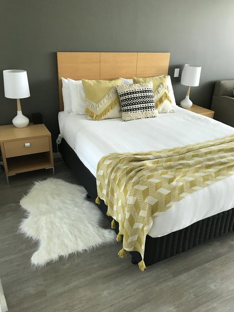 Ocean View Luxury Apartment & Suite - Schoolies Week Accommodation 20