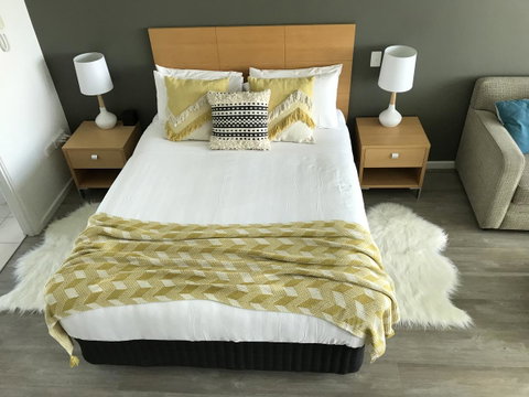 Ocean View Luxury Apartment & Suite - Schoolies Week Accommodation 29
