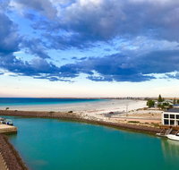 Ocean View Luxury Apartment  Suite - Schoolies Week Accommodation