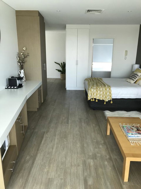 Ocean View Luxury Apartment & Suite - Schoolies Week Accommodation 33