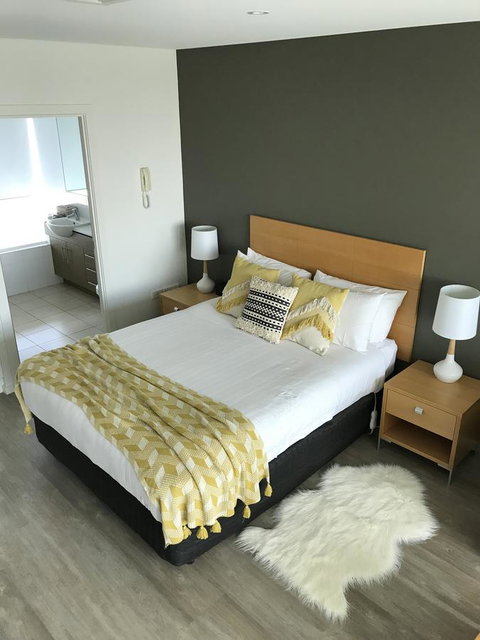 Ocean View Luxury Apartment & Suite - Schoolies Week Accommodation 28