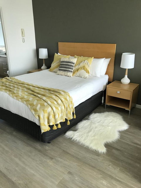 Ocean View Luxury Apartment & Suite - Schoolies Week Accommodation 30