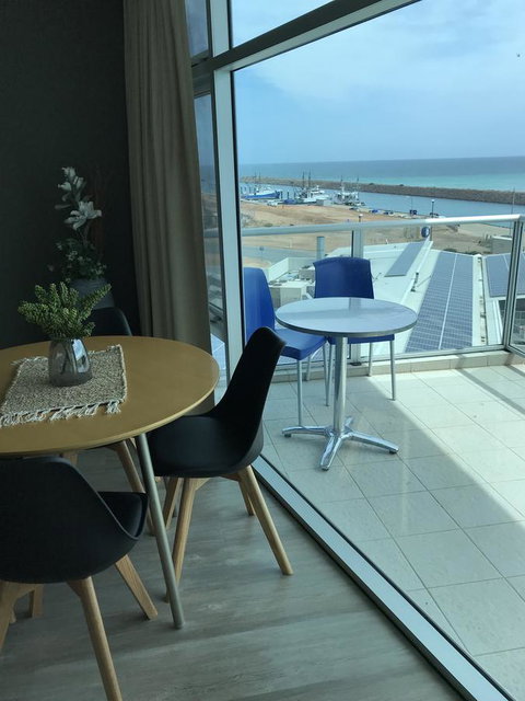Ocean View Luxury Apartment & Suite - Schoolies Week Accommodation 9