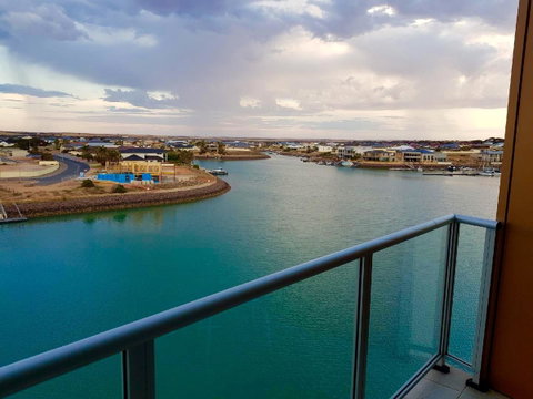 Ocean View Luxury Apartment & Suite - Schoolies Week Accommodation 34