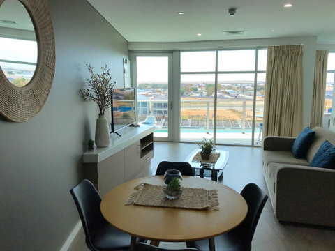 Ocean View Luxury Apartment & Suite - Schoolies Week Accommodation 37