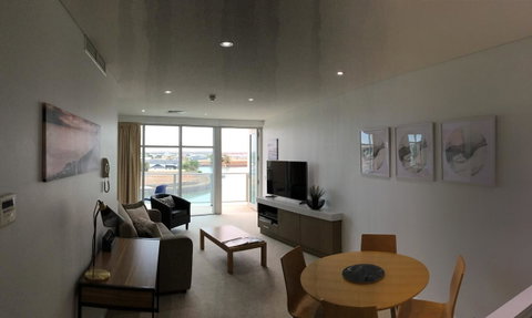 Wallaroo Marina Waterfront Luxe Apartment - Schoolies Week Accommodation 1