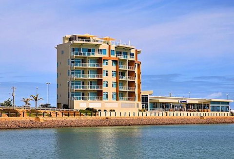 Wallaroo Marina Waterfront Luxe Apartment - Schoolies Week Accommodation 24