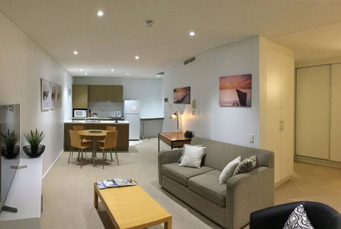 Wallaroo Marina Waterfront Luxe Apartment - Schoolies Week Accommodation 2