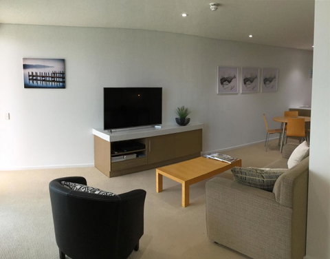 Wallaroo Marina Waterfront Luxe Apartment - Schoolies Week Accommodation 6