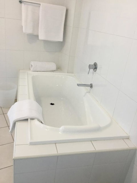 Wallaroo Marina Waterfront Luxe Apartment - Schoolies Week Accommodation 20