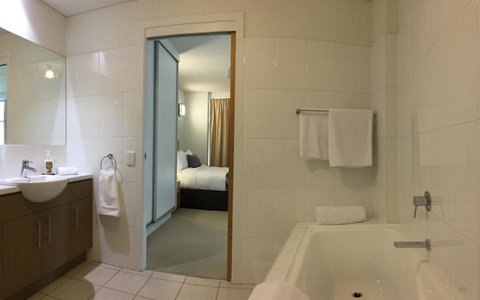 Wallaroo Marina Waterfront Luxe Apartment - Schoolies Week Accommodation 16